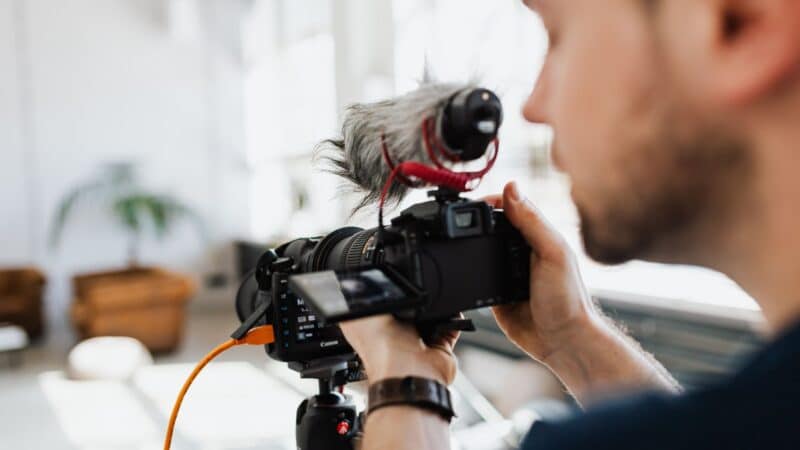 'Day In My Life' Vlogs: Viewers Love Them, Brands Should Pay Attention